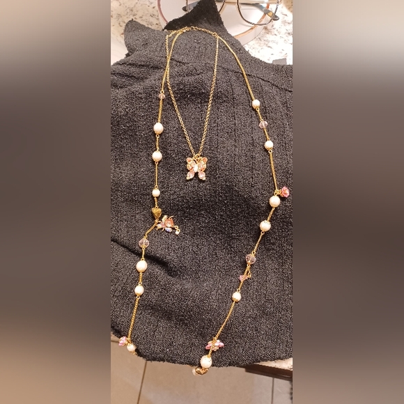 BETSEY JOHNSON PEARL AND BEE FLORAL LAYERED NECKLACE 🐝 - Picture 3 of 10